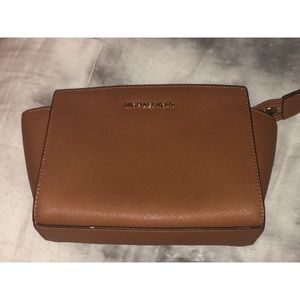 Michael Kors Small Selma Messenger Bag